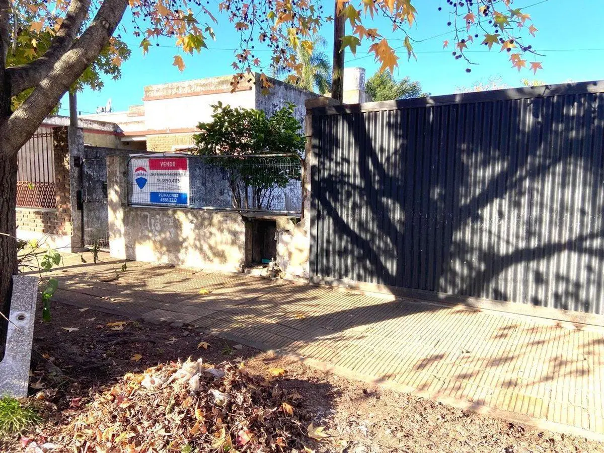 VENTA CASA EN EL CENTRO DE MORENO 2