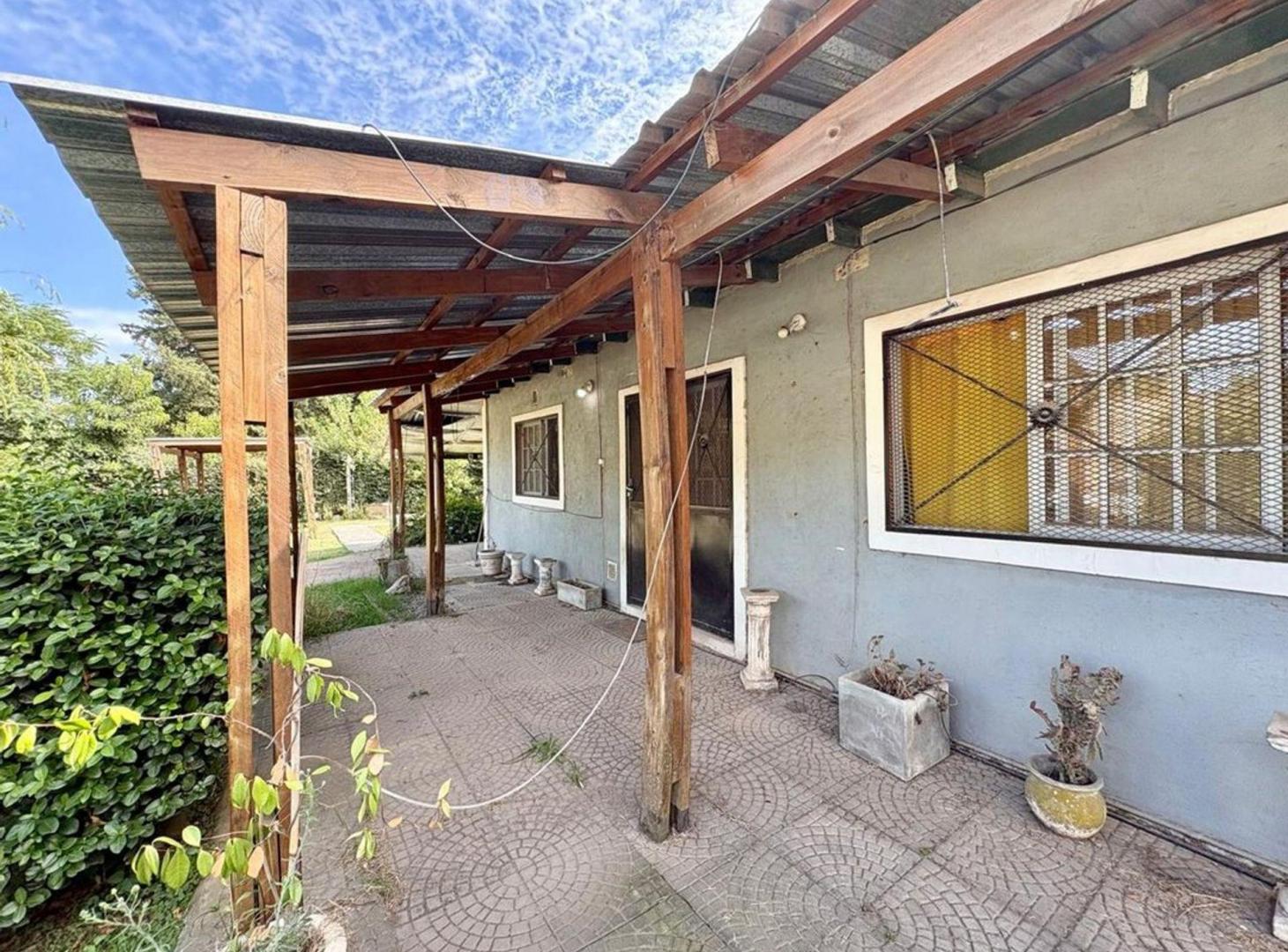 Foto de Venta casa pileta quincho Marcos Paz lote 657 m², imagen 2