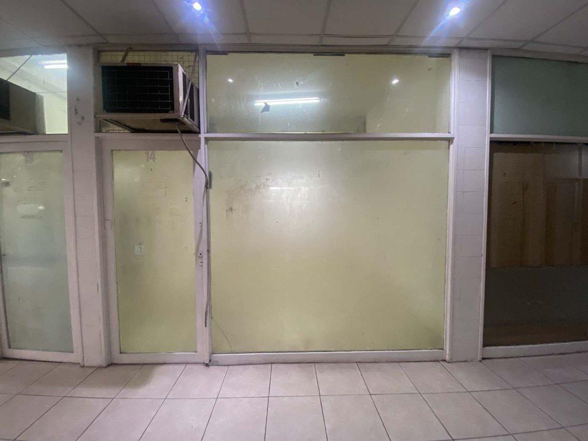 Foto de LOCAL VENTA GALERIA CENTRO COMERCIAL RAMOS MEJIA, imagen 2
