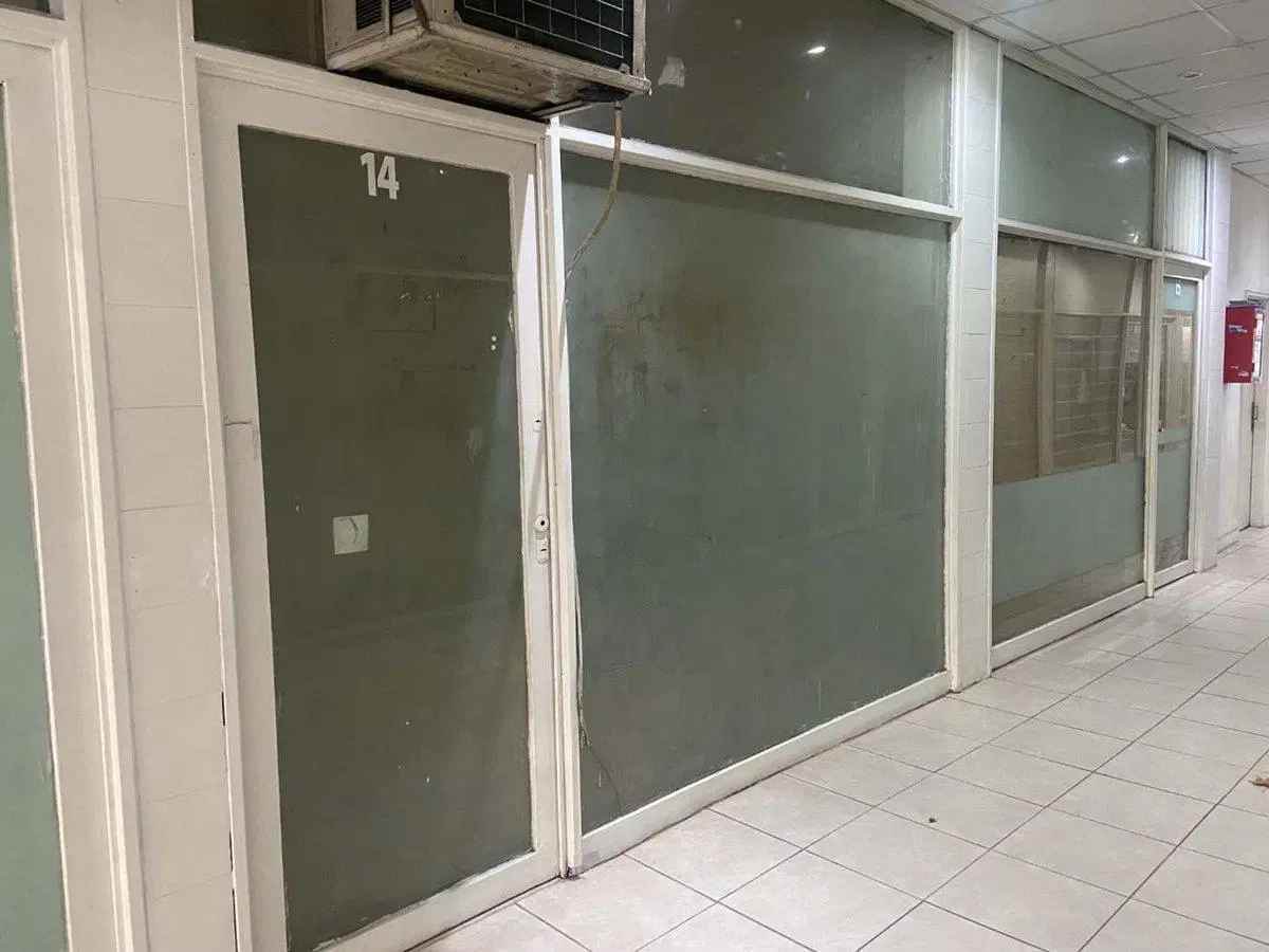 LOCAL GALERIA  VENTA CENTRO COMERCIAL RAMOS MEJIA 4