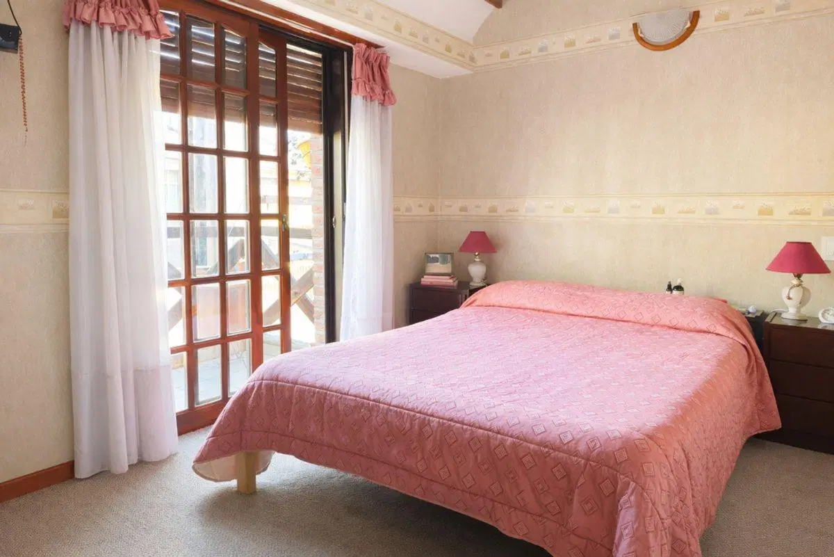 TRÍPLEX 5 AMBIENTES EN VENTA RAMOS MEJÍA /COCHERA 5