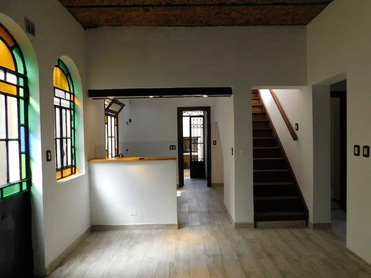 CASA 5 AMB. en venta en Ciudadela. Muy luminosa 3