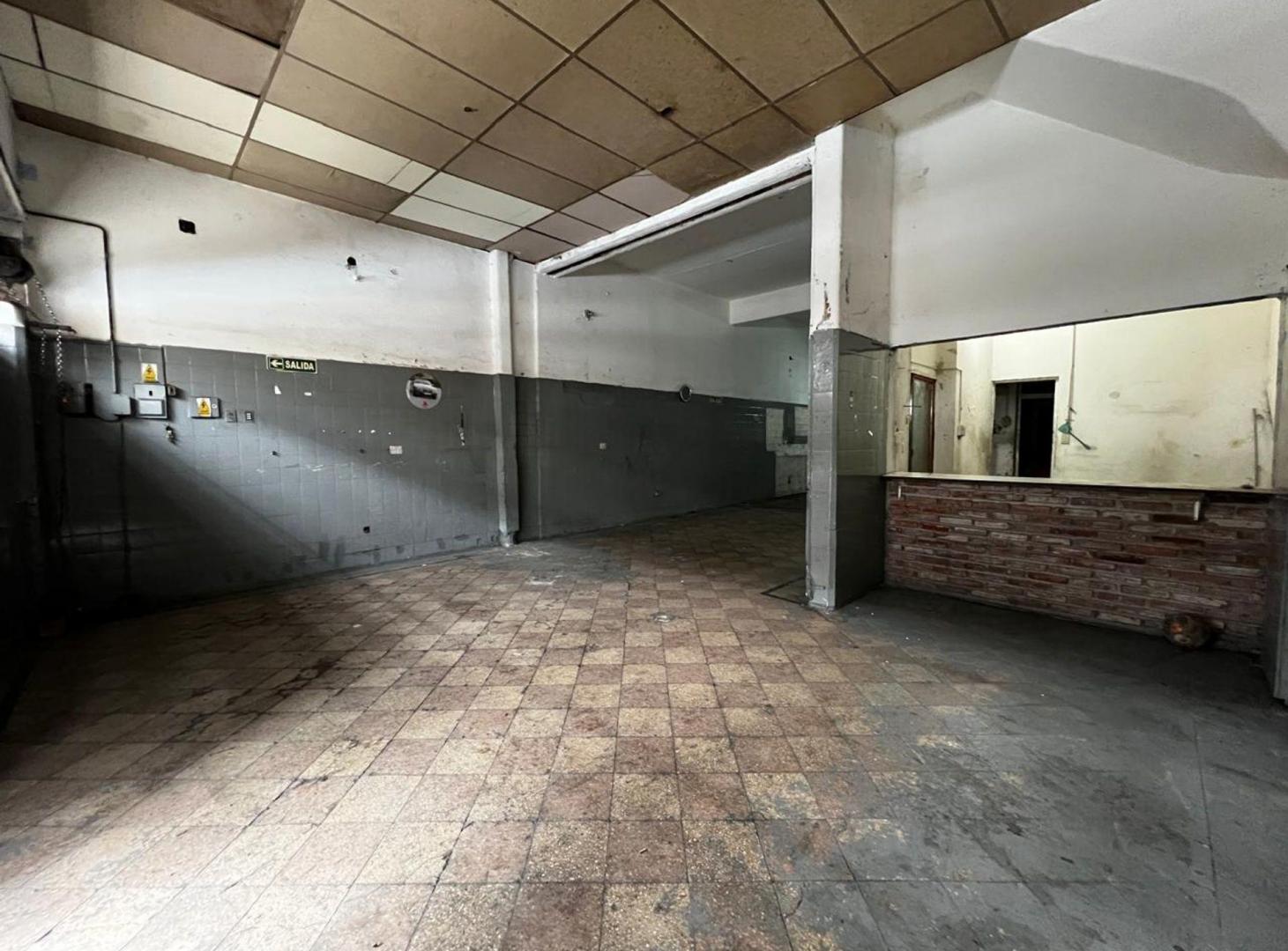 Foto de ALQUILER LOCAL COMERCIAL EN PATERNAL, imagen 2