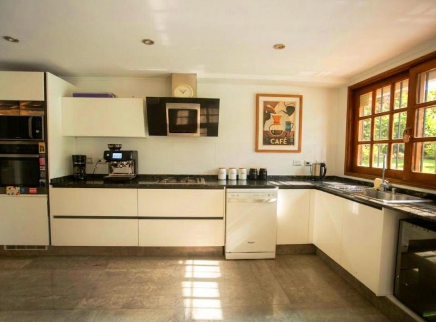 Foto de Venta Casa 6 Amb Villa del Parque Jardin y Cochera, imagen 5