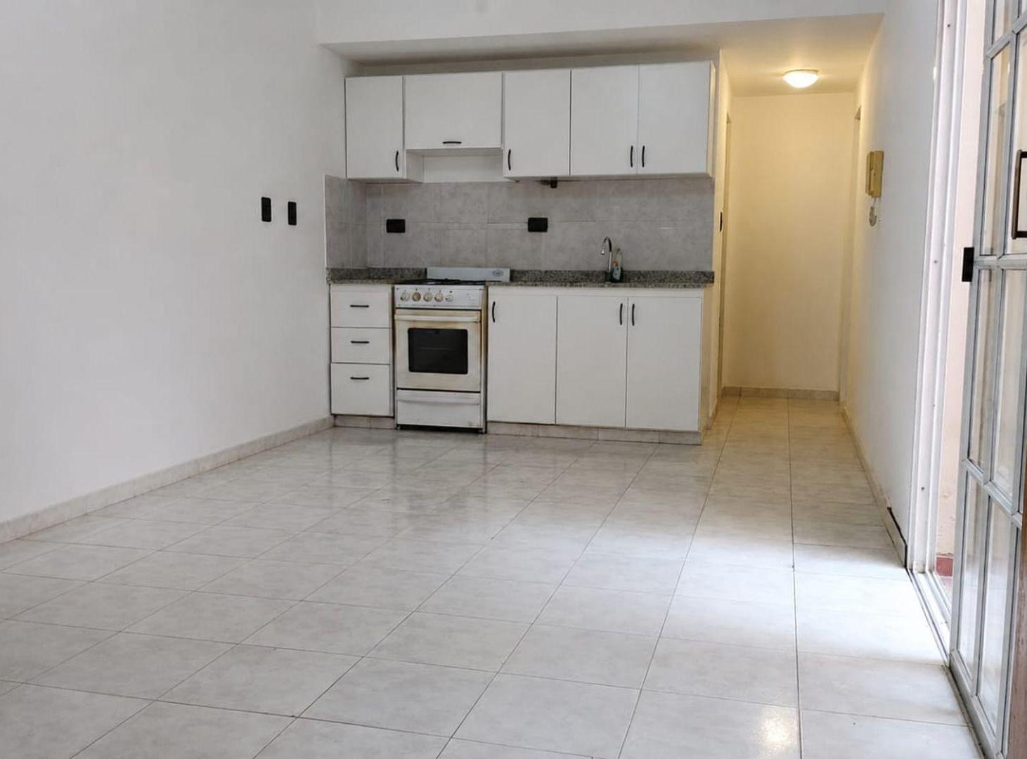 Foto de Alquiler Depto. 2 Ambientes Ciudadela con patio, imagen 5