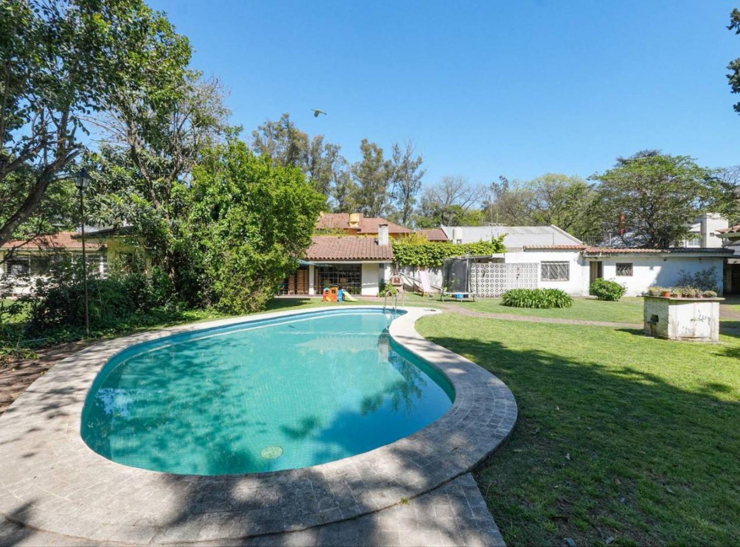 Foto de Venta Casa Quinta con pileta en Barrio Corimayo, imagen 3