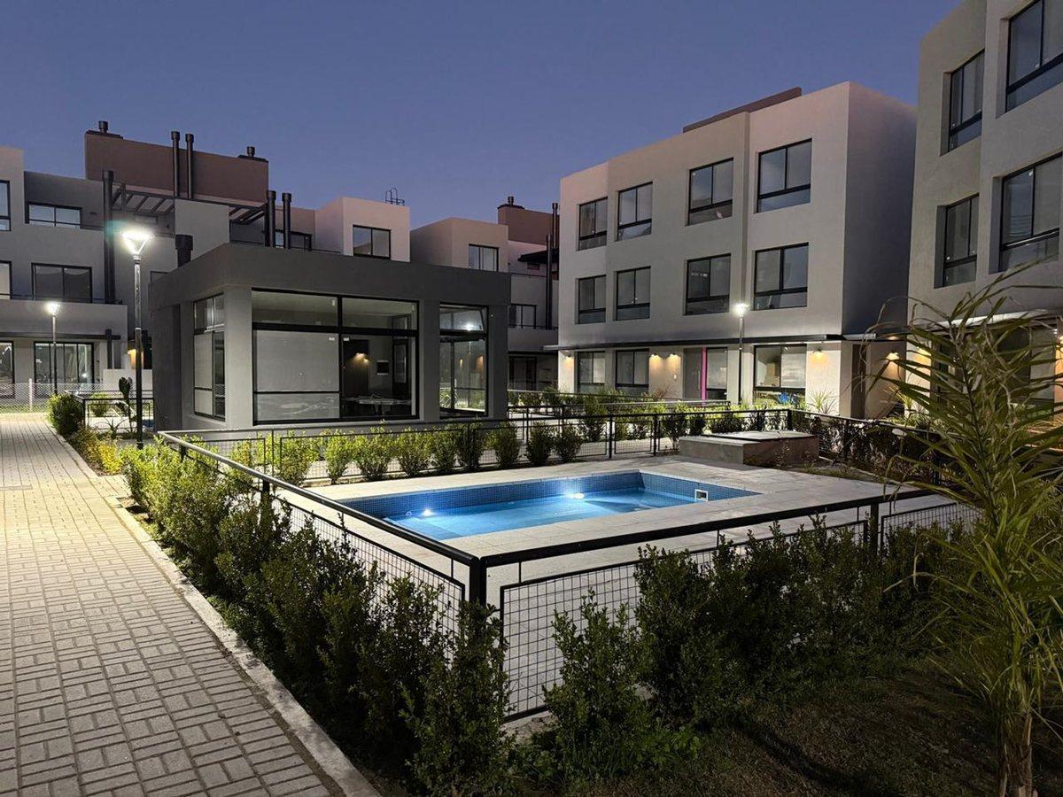 Foto de Venta depto. 4 amb. , cochera y jardin. Nordelta, imagen 4