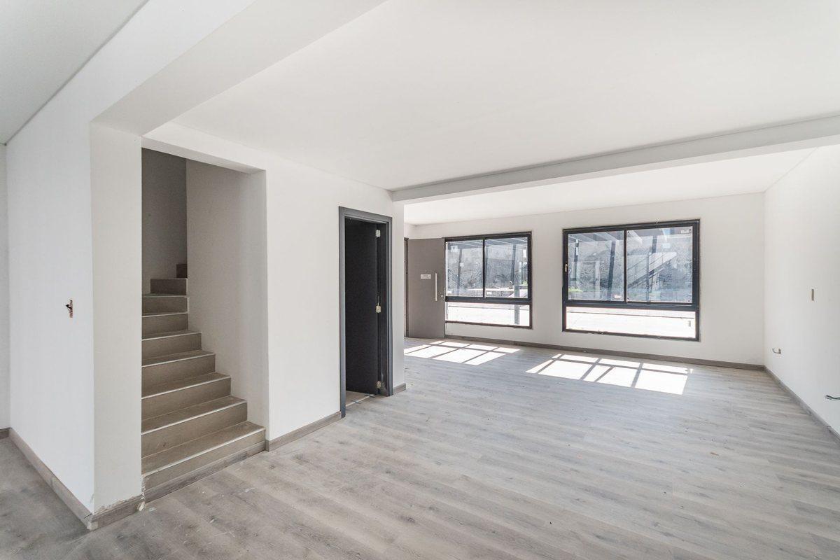 Foto de Venta depto. 4 amb. , cochera y jardin. Nordelta, imagen 5