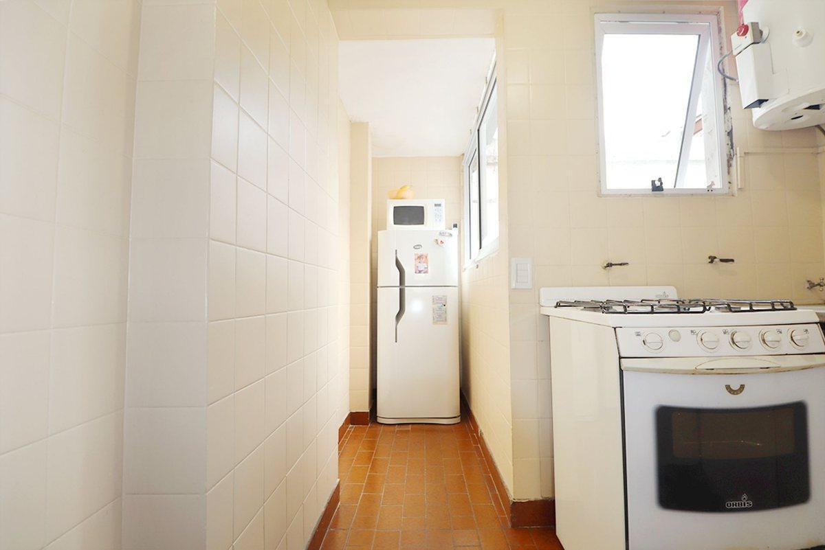 Foto de Venta departamento 4 ambientes con balcón Flores, imagen 3