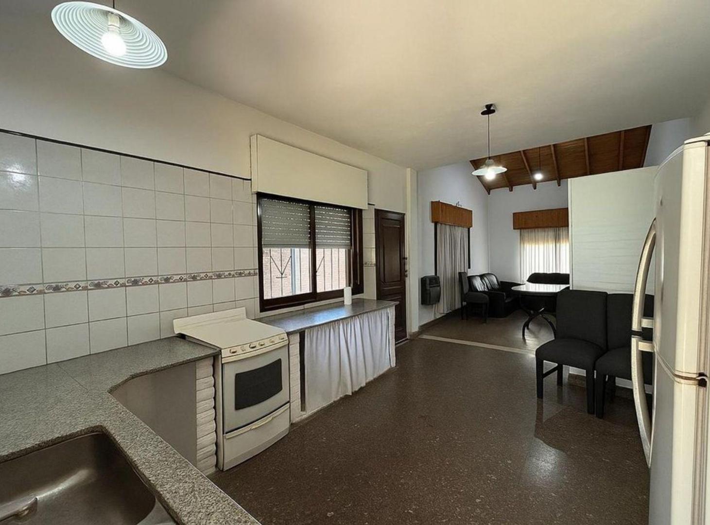 Foto de Venta casa lote propio 5 amb Isidro Casanova, imagen 2