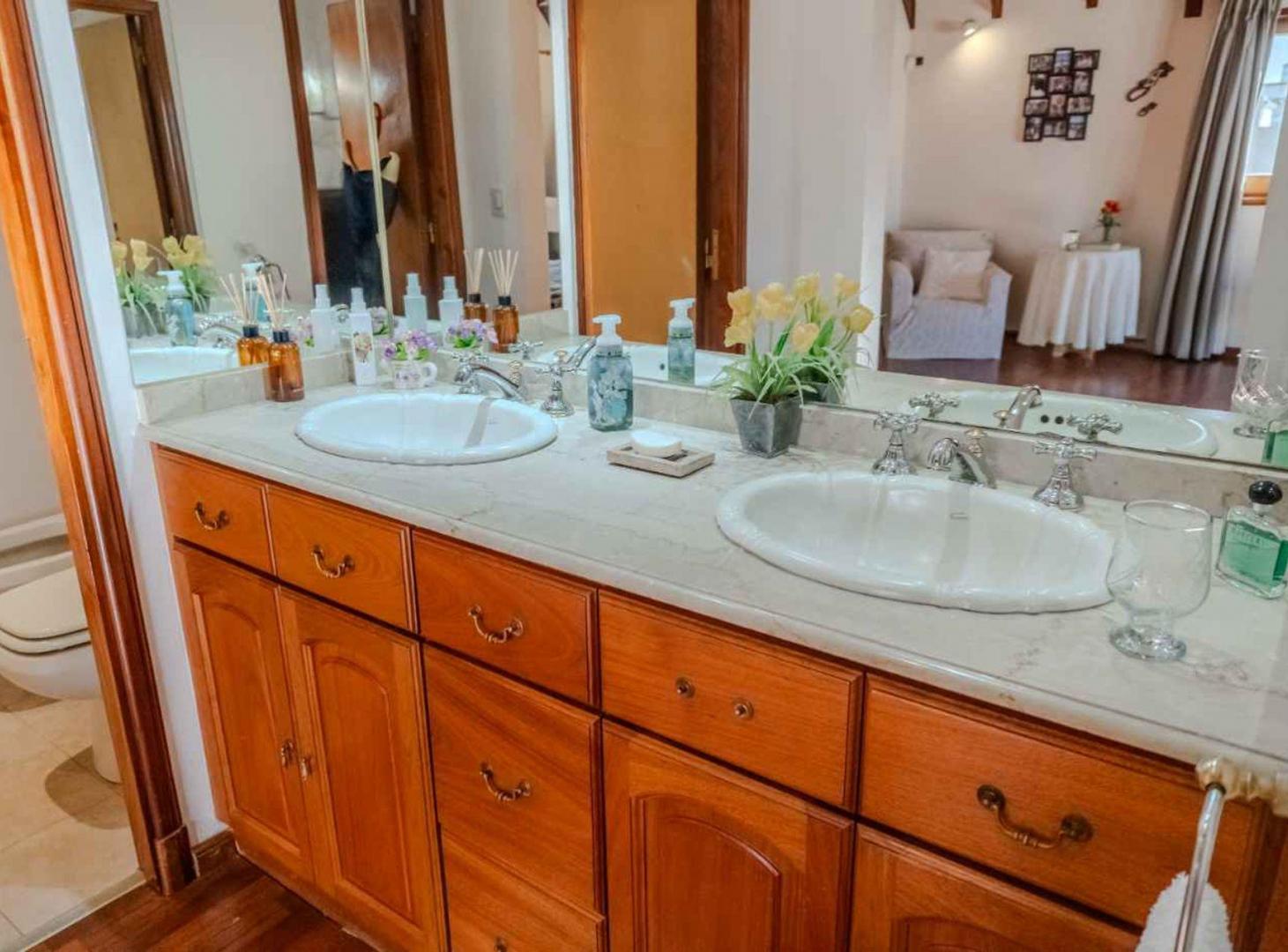 Foto de VENTA EXC CASA 7 AMB V. PUEYRREDON PARQUE PISCINA, imagen 5