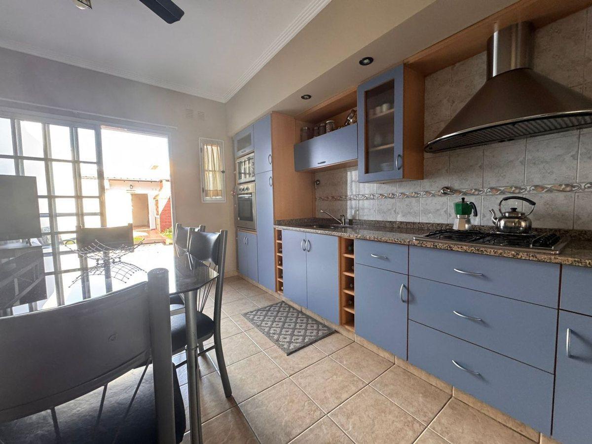 Foto de TRIPLEX 4 AMB EN VENTA LUGANO CON FONDO APTO CRED., imagen 1