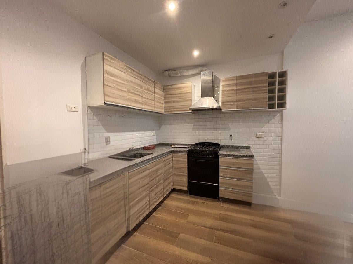 Foto de Venta PH 3 ambientes Barrio Naón renovado Luminoso, imagen 1