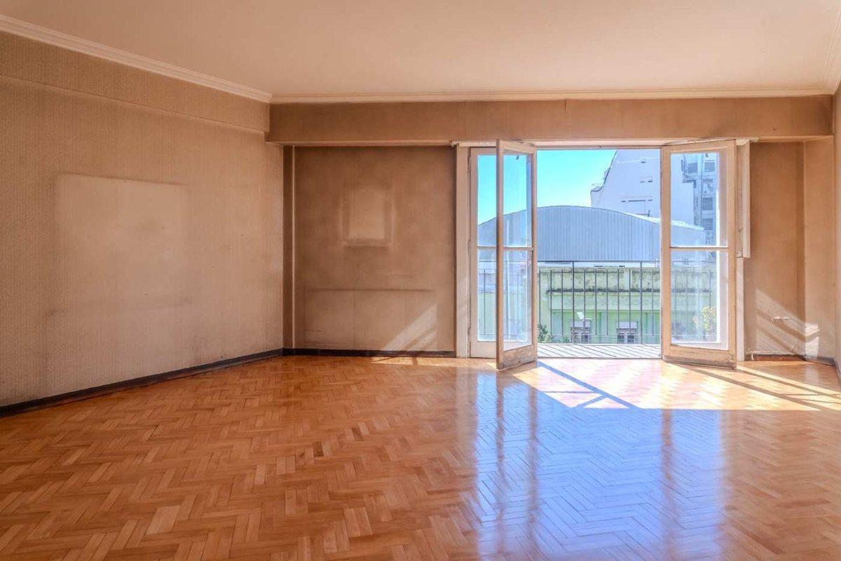 Foto de Venta Depto 3 Amb con dependencia y balcón Devoto, imagen 1