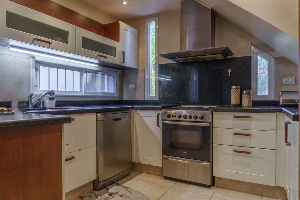 Foto de Venta Casa 5 amb Monte Castro con jardín y quincho, imagen 1