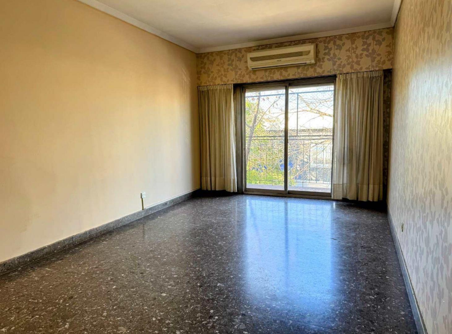 Foto de Venta Depto 4 Amb c/Cochera, Baulera - Mataderos, imagen 1