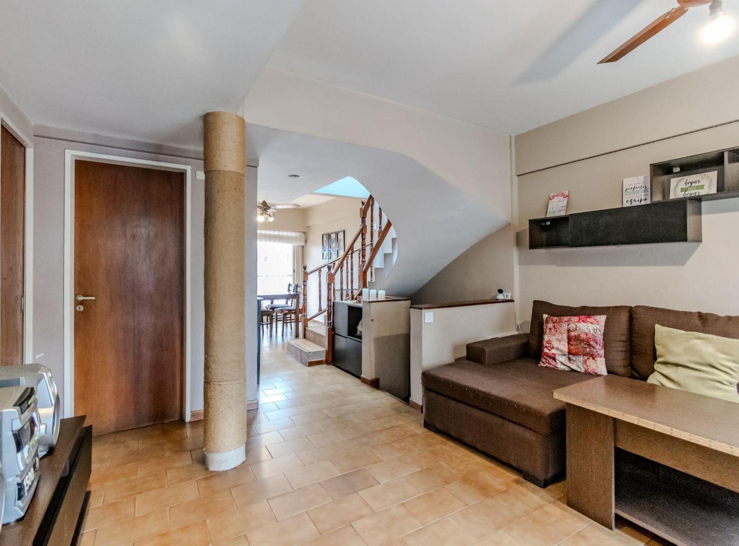Foto de PH Duplex 4 amb venta Villa del Parque cochera, imagen 5