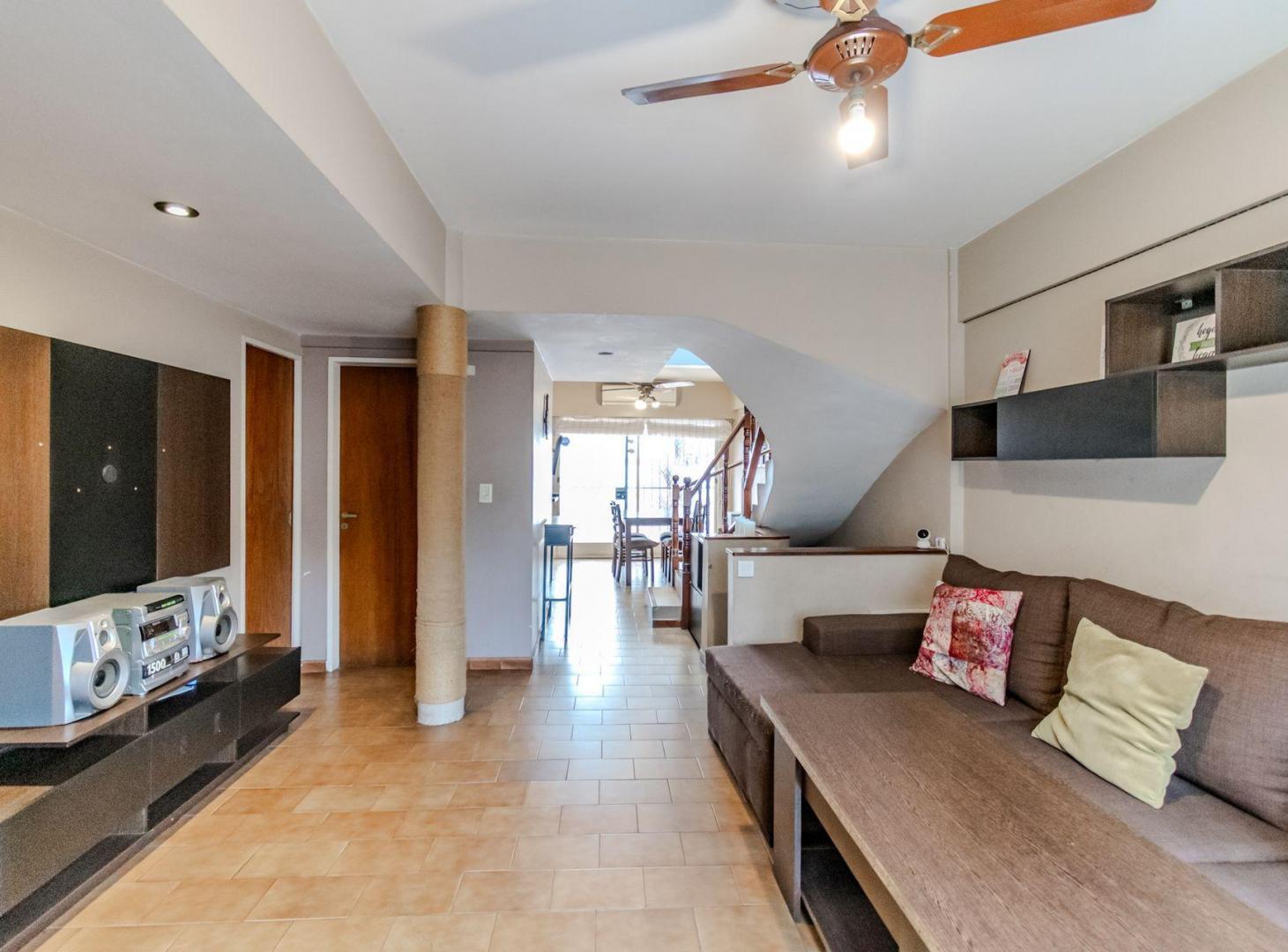Foto de PH Duplex 4 amb venta Villa del Parque cochera, imagen 1