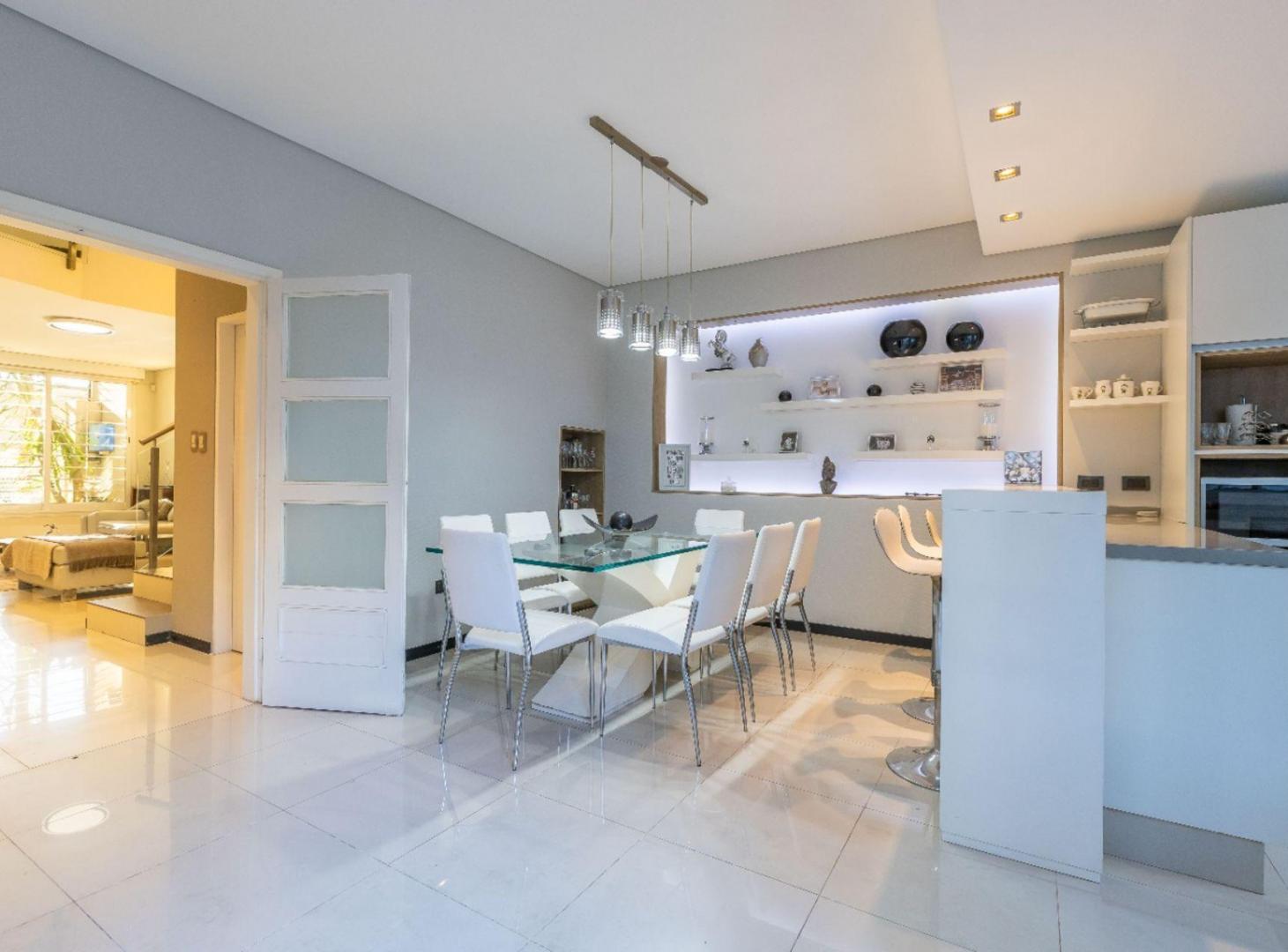 Foto de VENTA DE CASA JARDIN PILETA COCHERA Villa Urquiza, imagen 2
