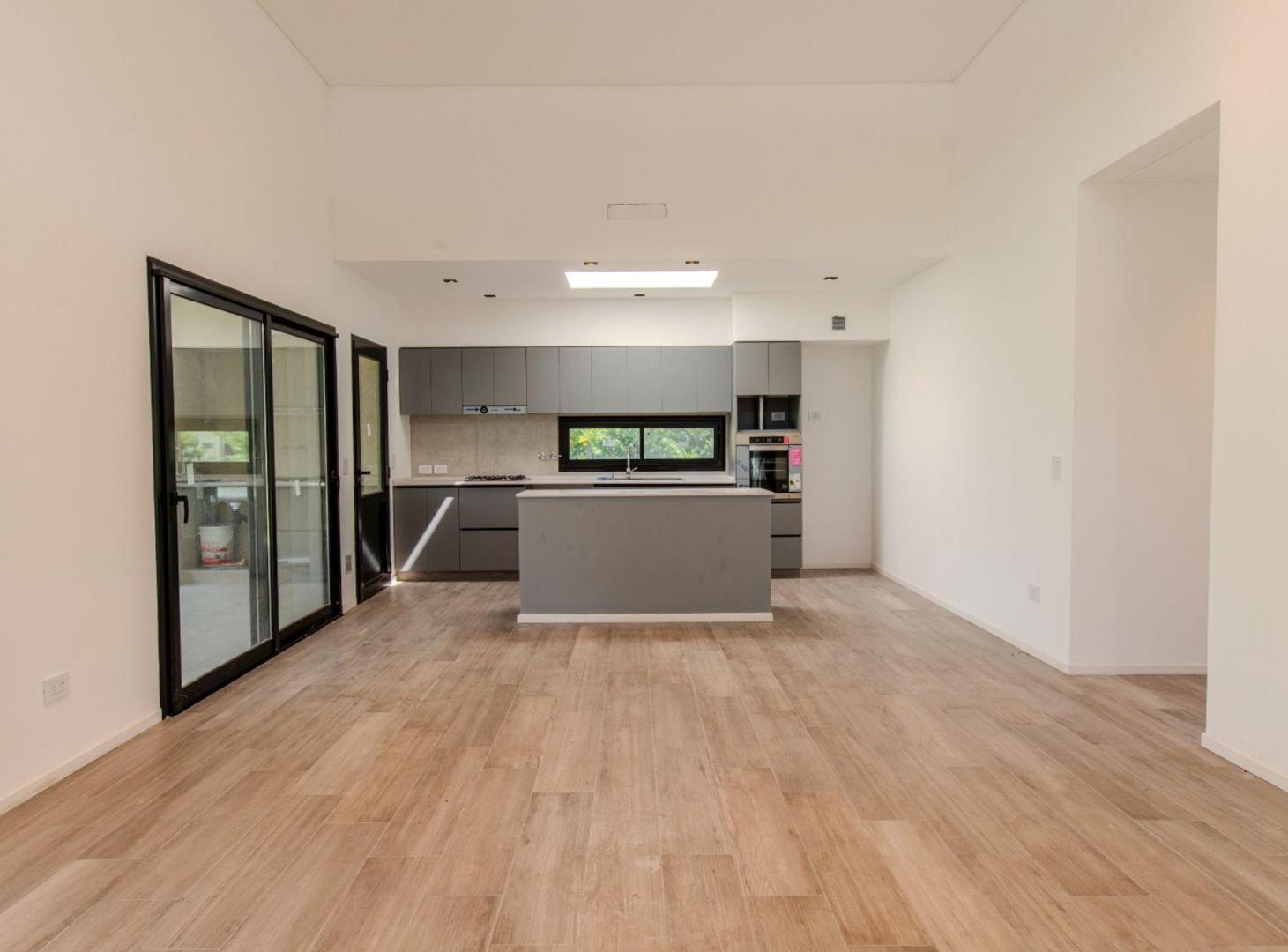Foto de VENTA CASA 5 AMB SAN MATIAS PILETA Y DEPENDENCIA, imagen 5