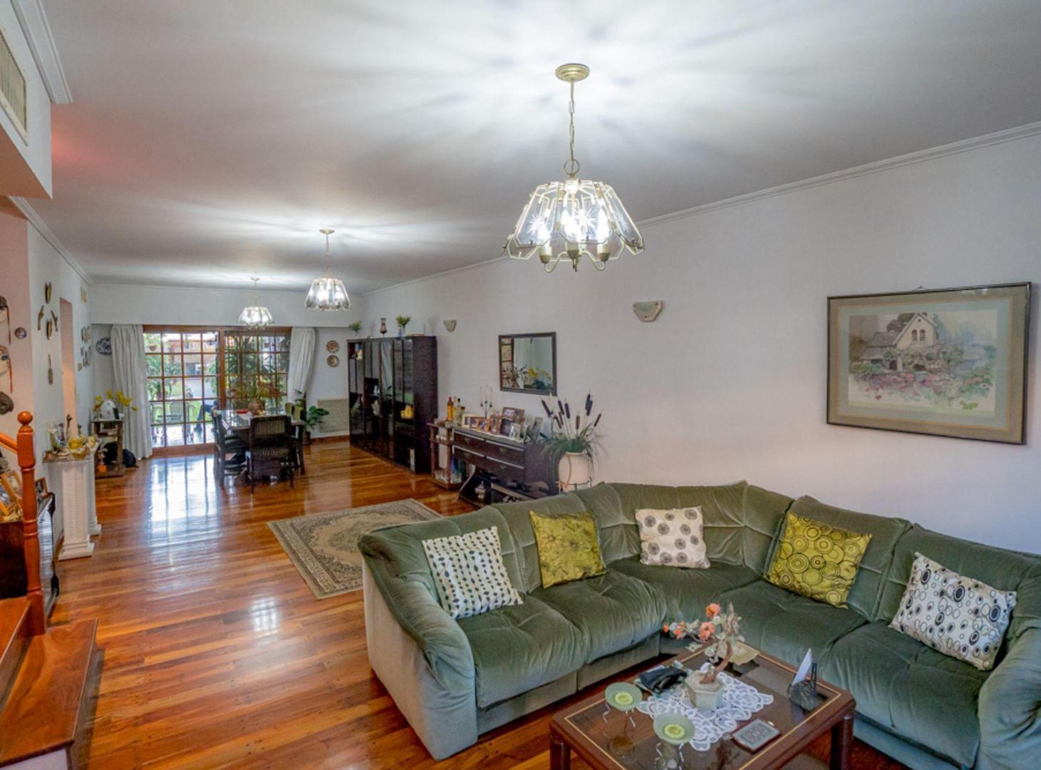 Foto de CASA TRIPLEX MARTINEZ 5 AMB COCHERA Y QUINCHO, imagen 1