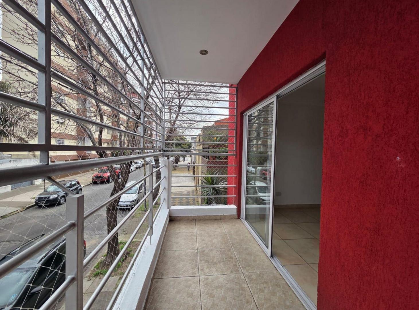 Foto de VENTA 2 AMB DPTO PATIO BALCON PARQUE AVELLANEDA, imagen 5