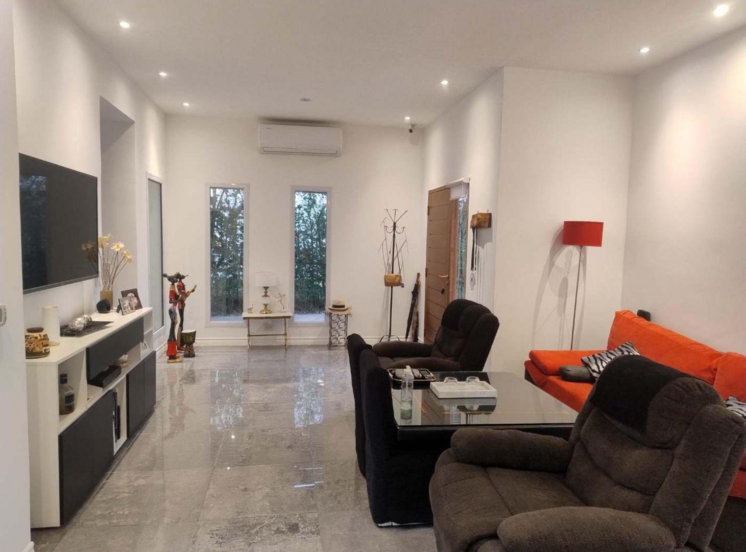 Foto de Casa en venta 5 ambientes Pilar del Este c/ pileta, imagen 5