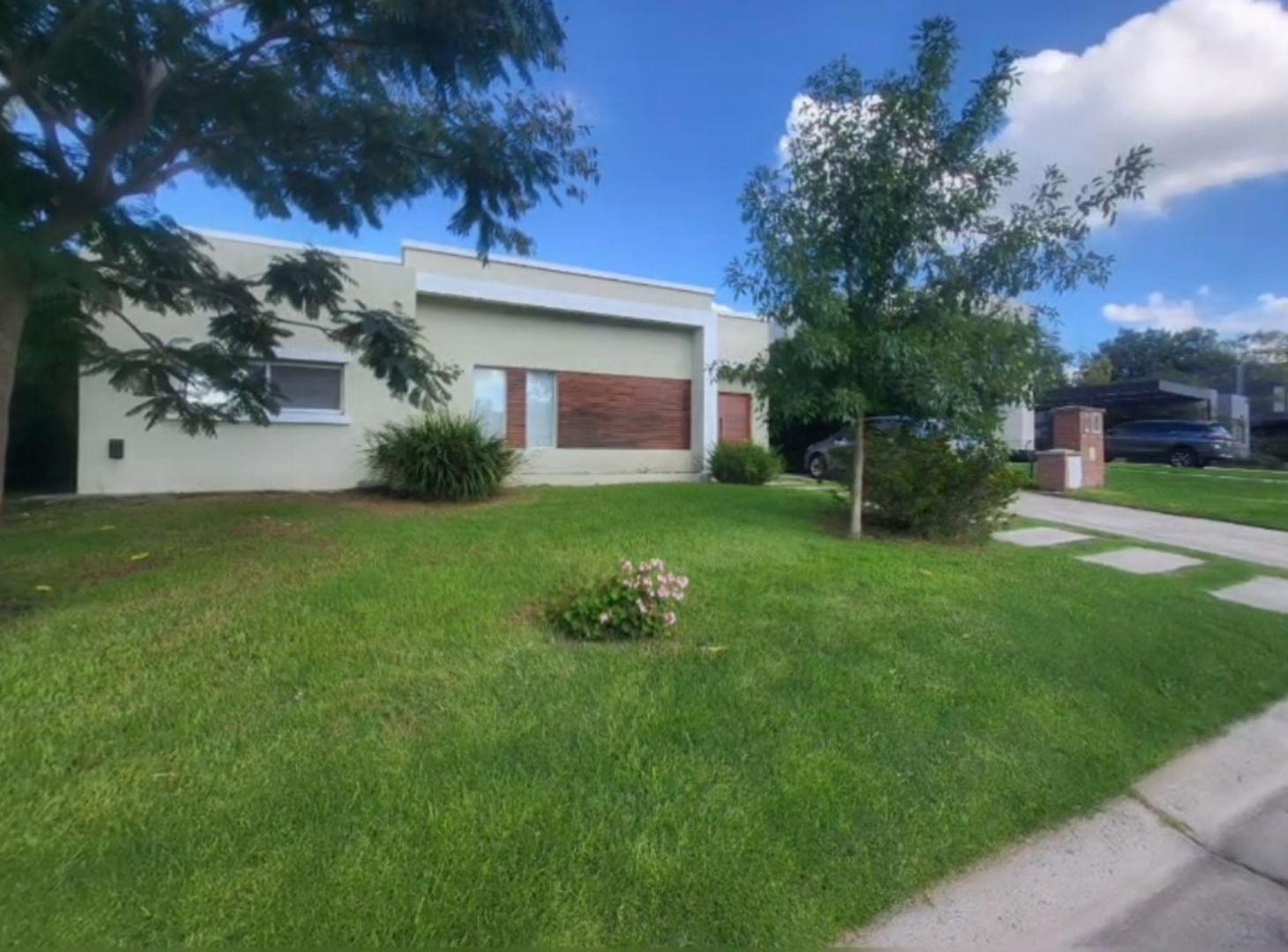 Foto de Casa en venta 5 ambientes Pilar del Este c/ pileta, imagen 1