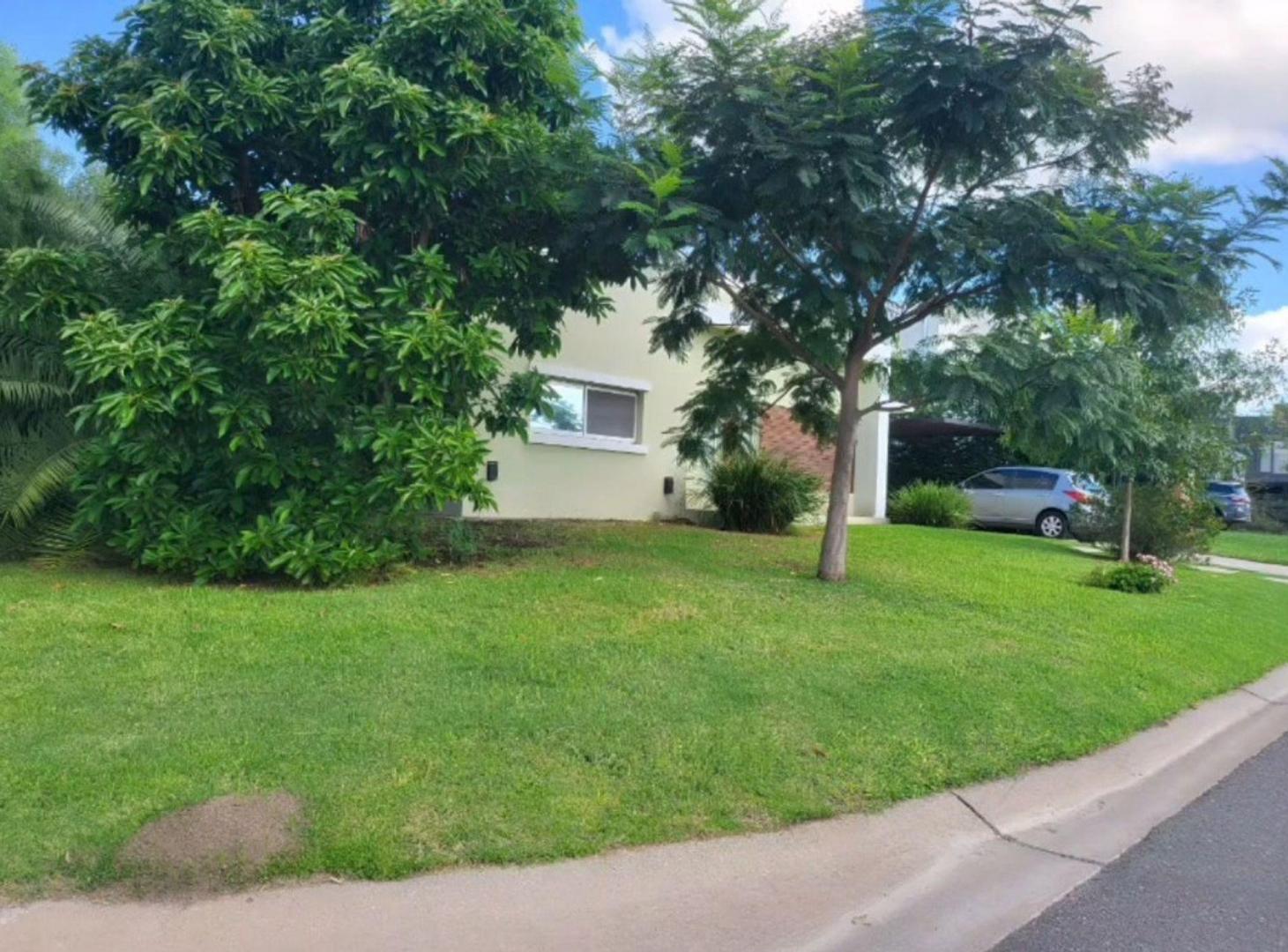 Foto de Casa en venta 5 ambientes Pilar del Este c/ pileta, imagen 3