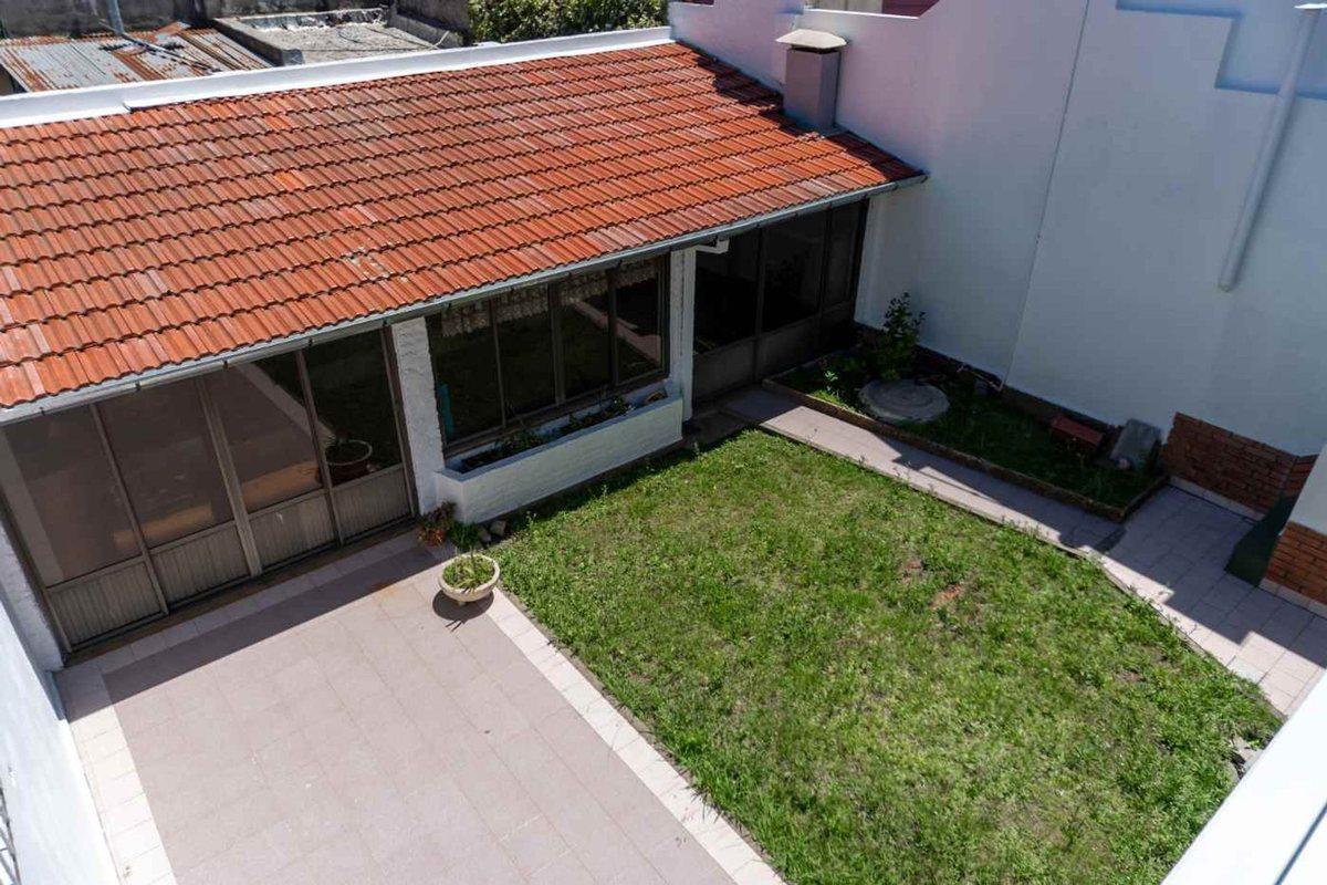 Foto de VENTA CASA 4 AMB SAN MARTÍN PATIO TERRAZA COCHERA, imagen 2