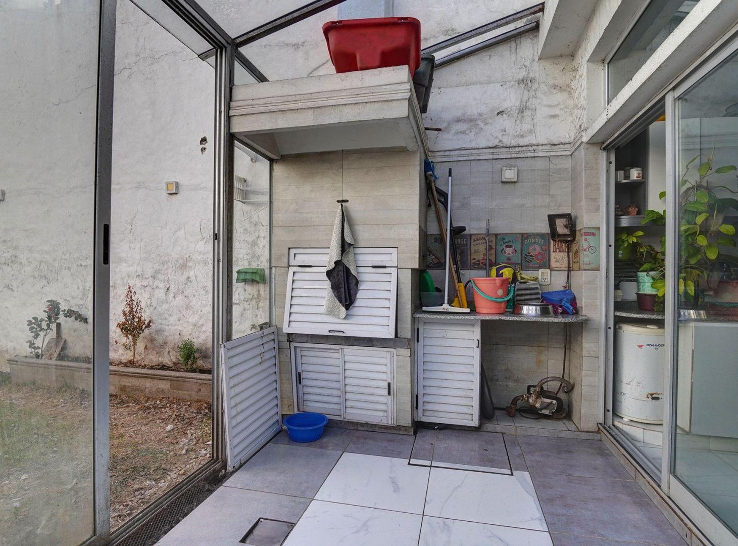 Foto de VENTA CASA TRIPLEX COCHERA JARDIN VILLA SARMIENTO, imagen 5