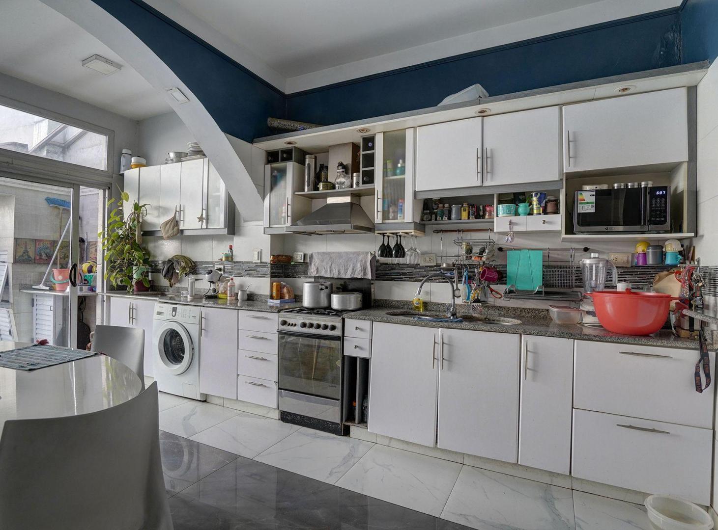 Foto de VENTA CASA TRIPLEX COCHERA JARDIN VILLA SARMIENTO, imagen 2