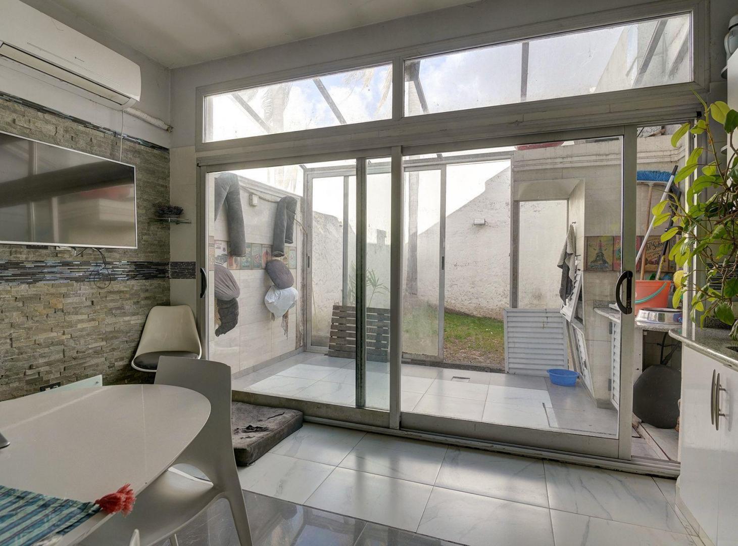 Foto de VENTA CASA TRIPLEX COCHERA JARDIN VILLA SARMIENTO, imagen 4