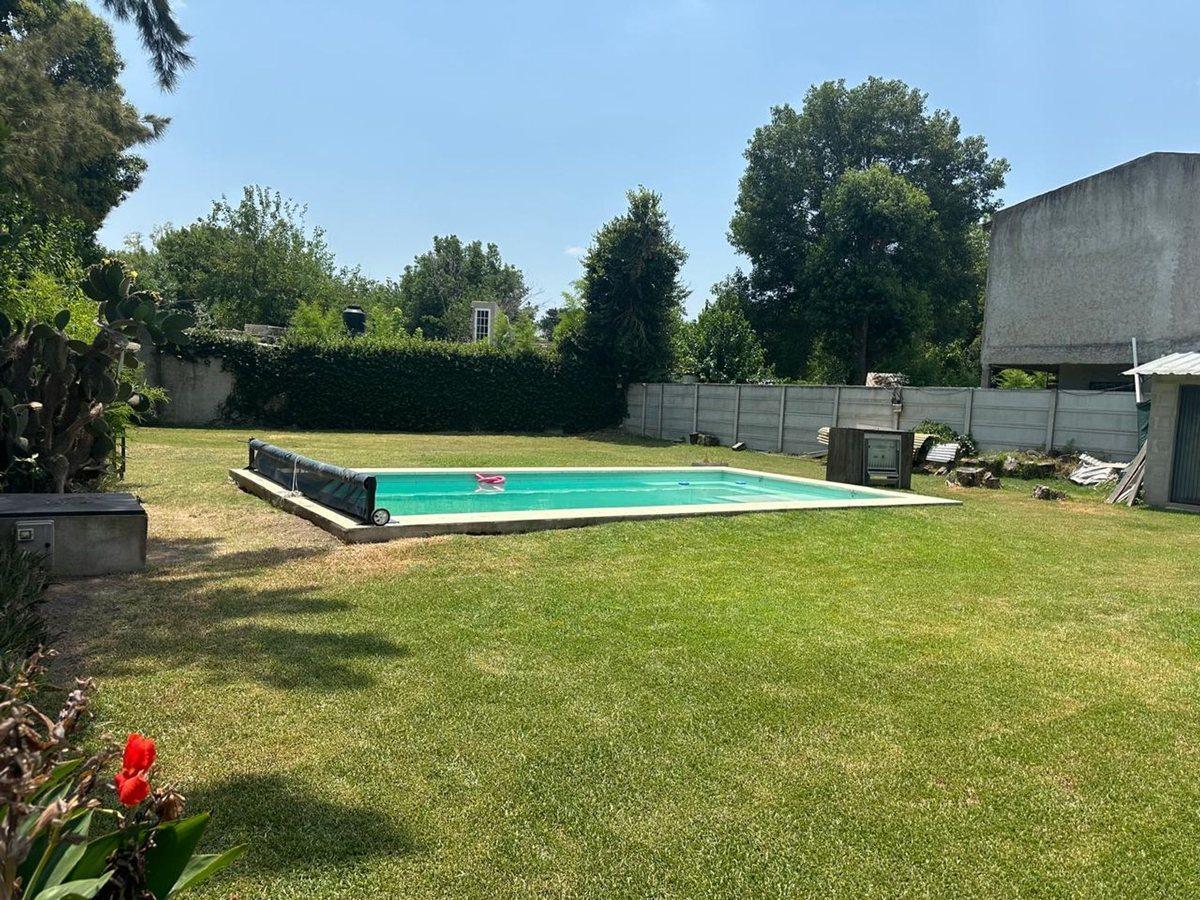 Foto de CASA 3 AMB EN VENTA EN ALBERTI C/ PILETA Y COCHERA, imagen 4