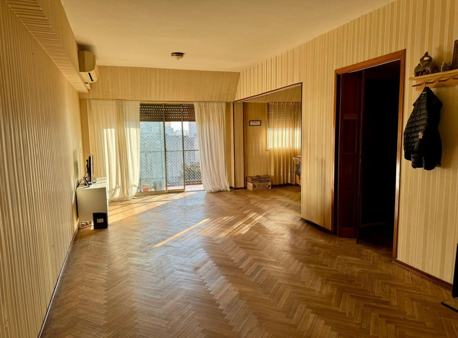 Foto de Depto 4 ambientes en venta en Floresta c/ cochera, imagen 1