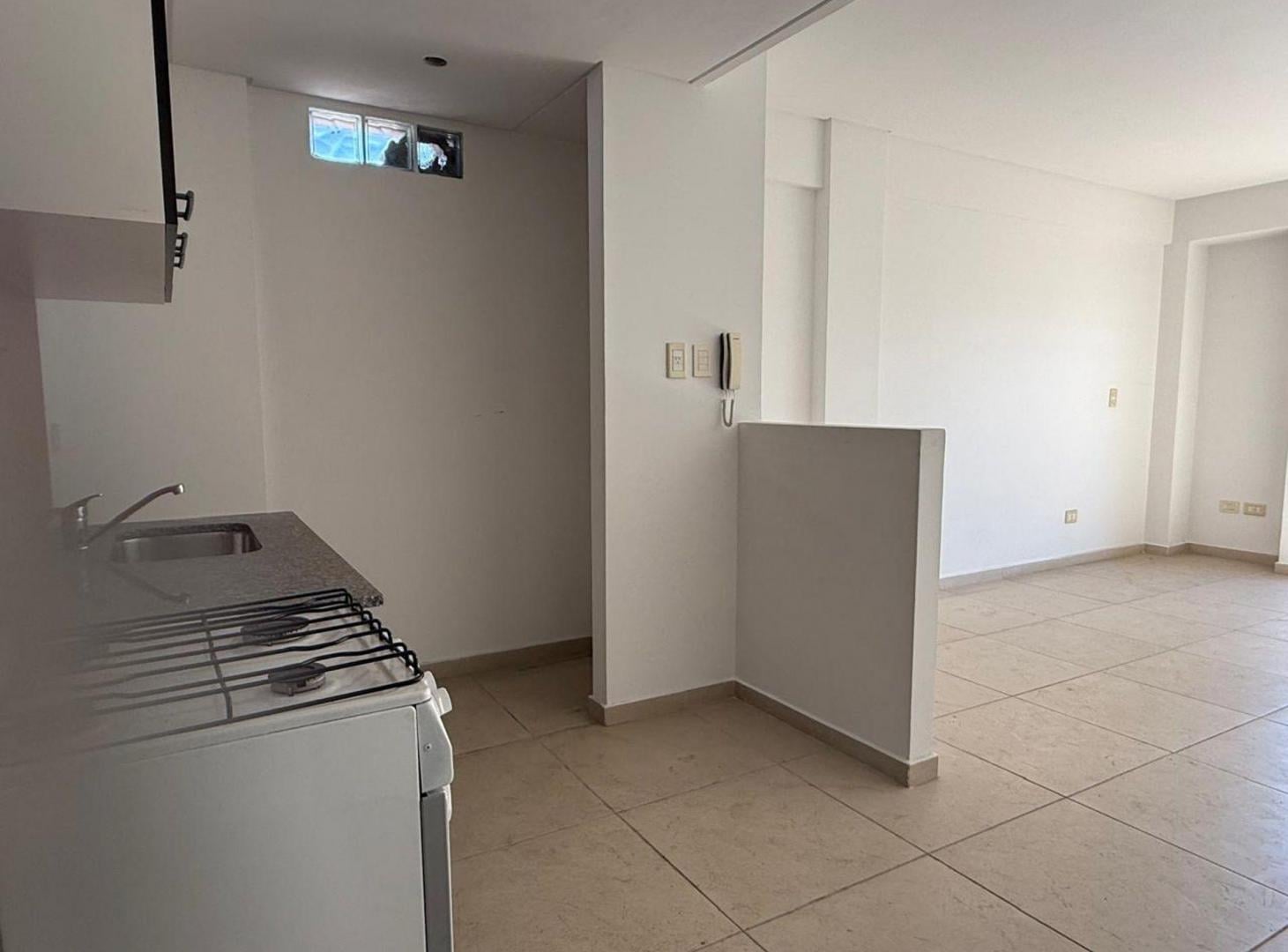 Foto de VENTA MONOAMBIENTE DIVISIBLE EN FLORES, imagen 3