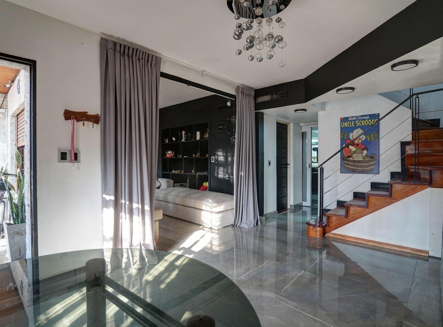 Foto de VENTA CASA 5 AMB. PILETA JACCUZZI SAUNA ITUZAINGO, imagen 5