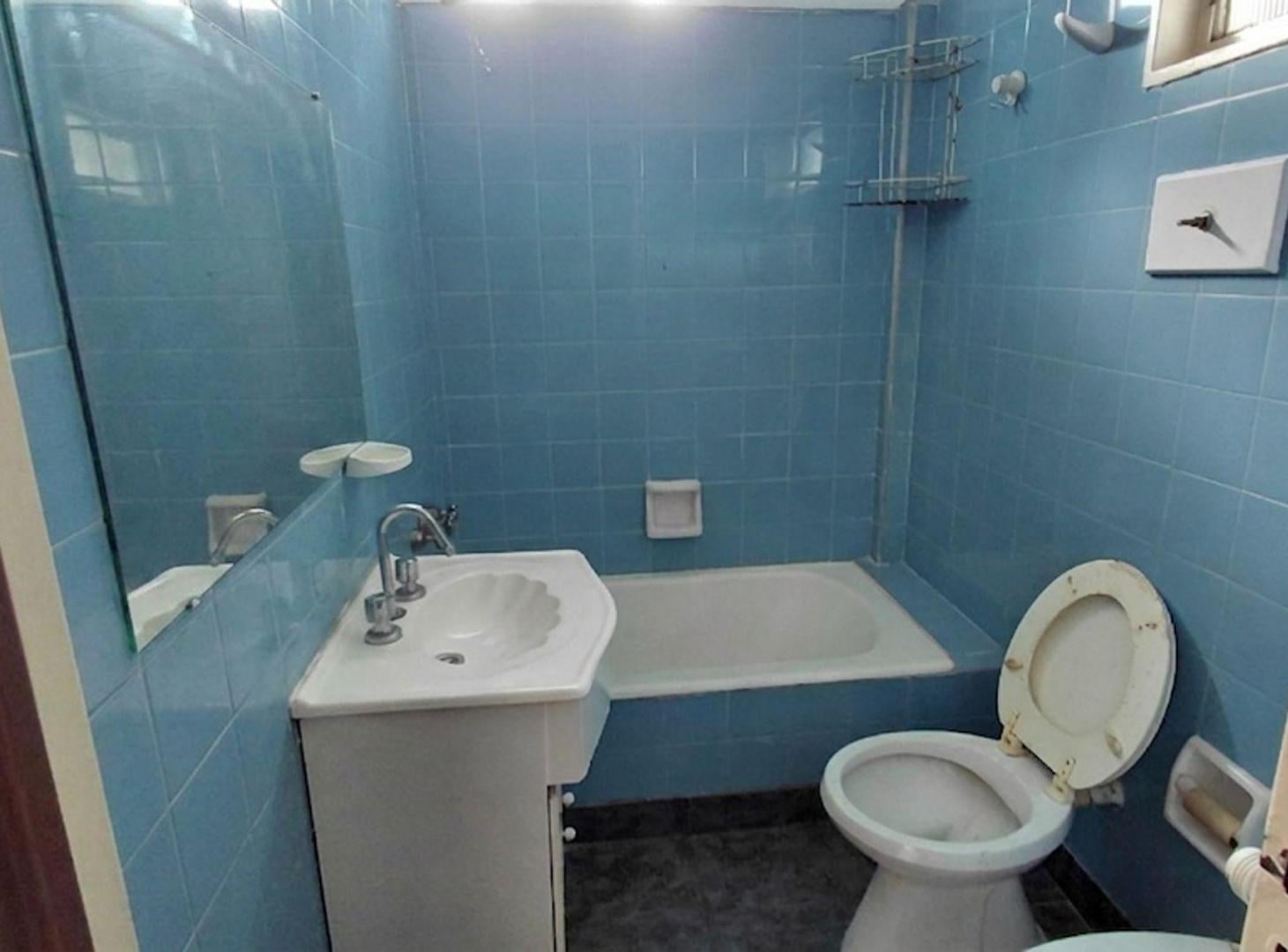Foto de Depto de 2 ambientes, depend, baul y balcon vista, imagen 5
