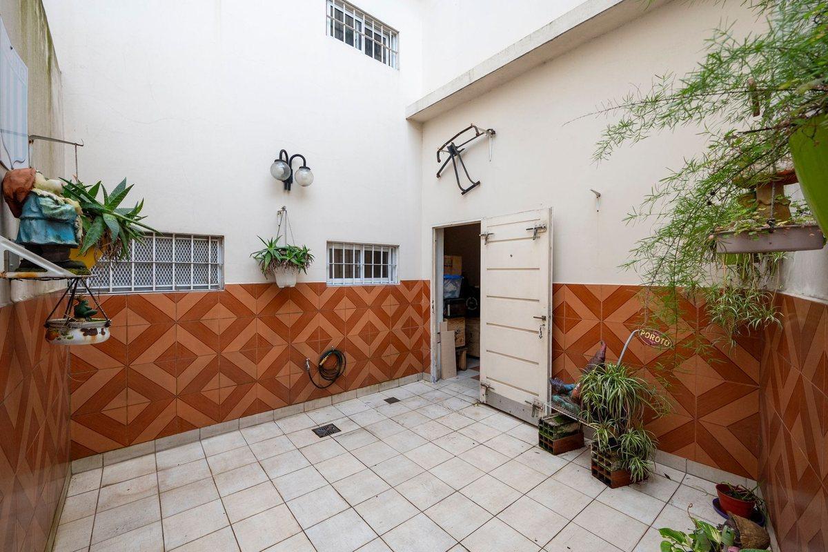 Foto de Venta PH 3 amb, patio, 2 cocheras, P. Chacabuco, imagen 4