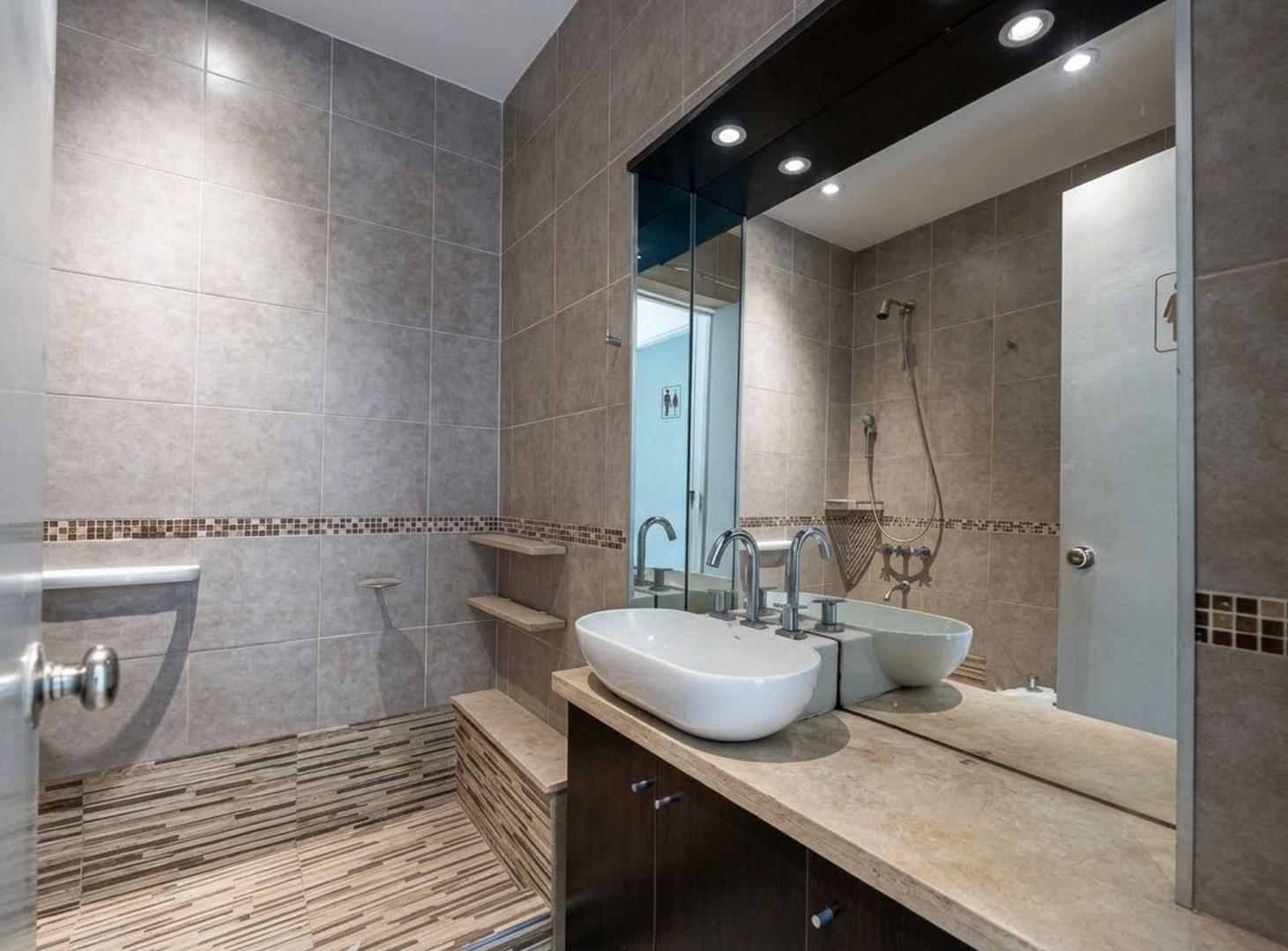 Foto de VENTA - PH DE 3 AMB, SIN EXP. CON PATIO EN DEVOTO, imagen 4