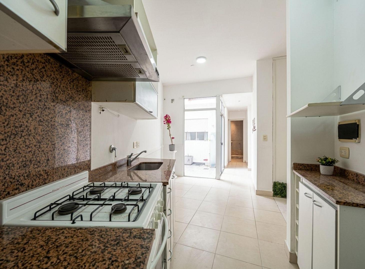 Foto de VENTA - PH DE 3 AMB, SIN EXP. CON PATIO EN DEVOTO, imagen 2