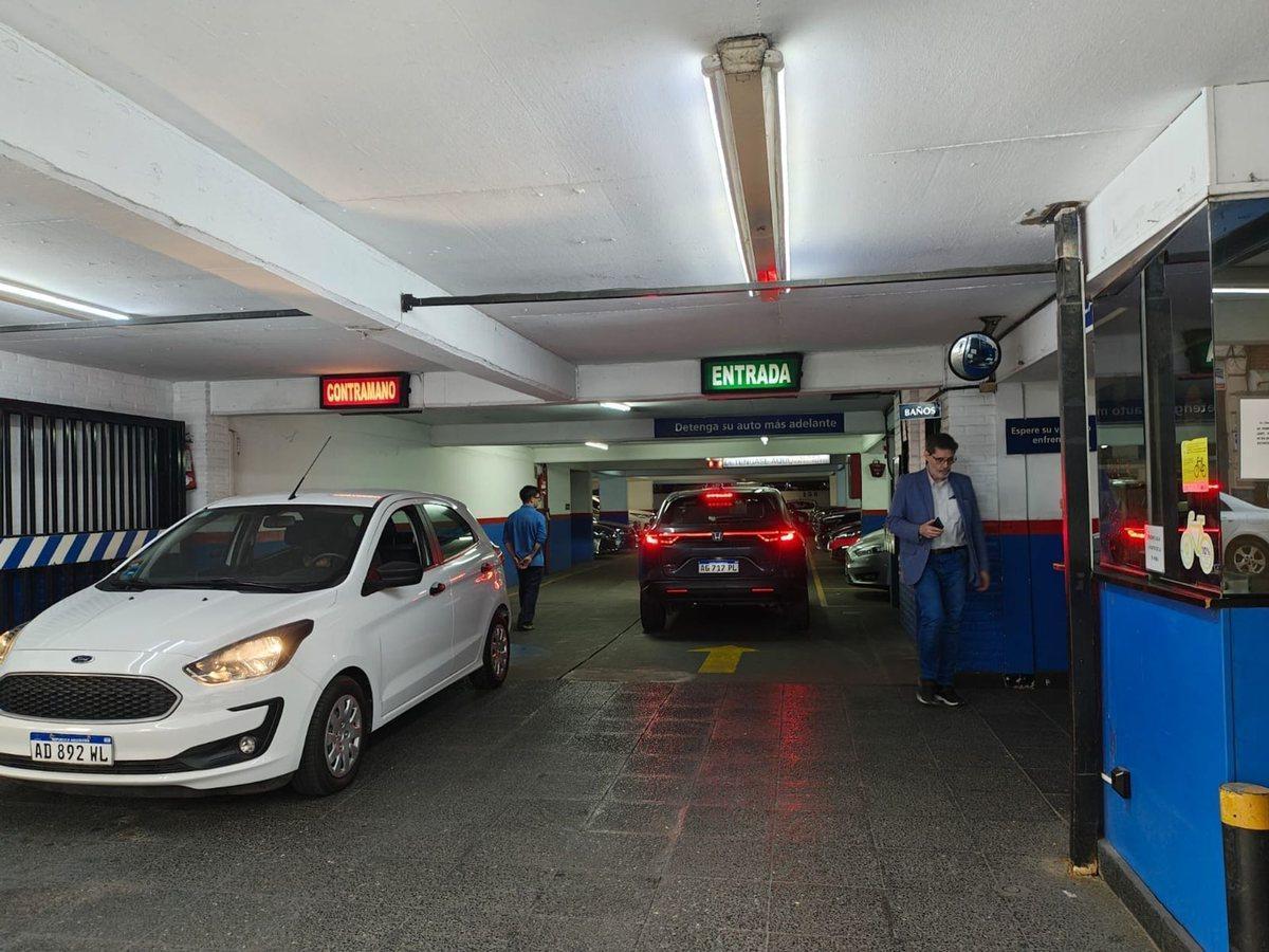 Foto de VENTA COCHERA EN RECOLETA OPORTUNIDAD!, imagen 2
