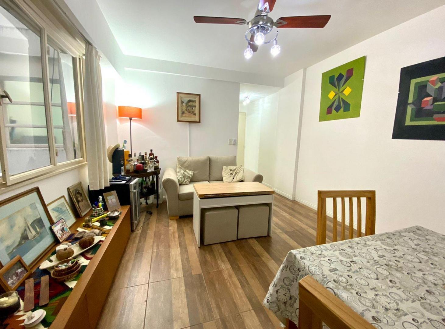 Foto de DEPARTAMENTO 2 AMB VENTA EN MONTE CASTRO RECICLADO, imagen 1