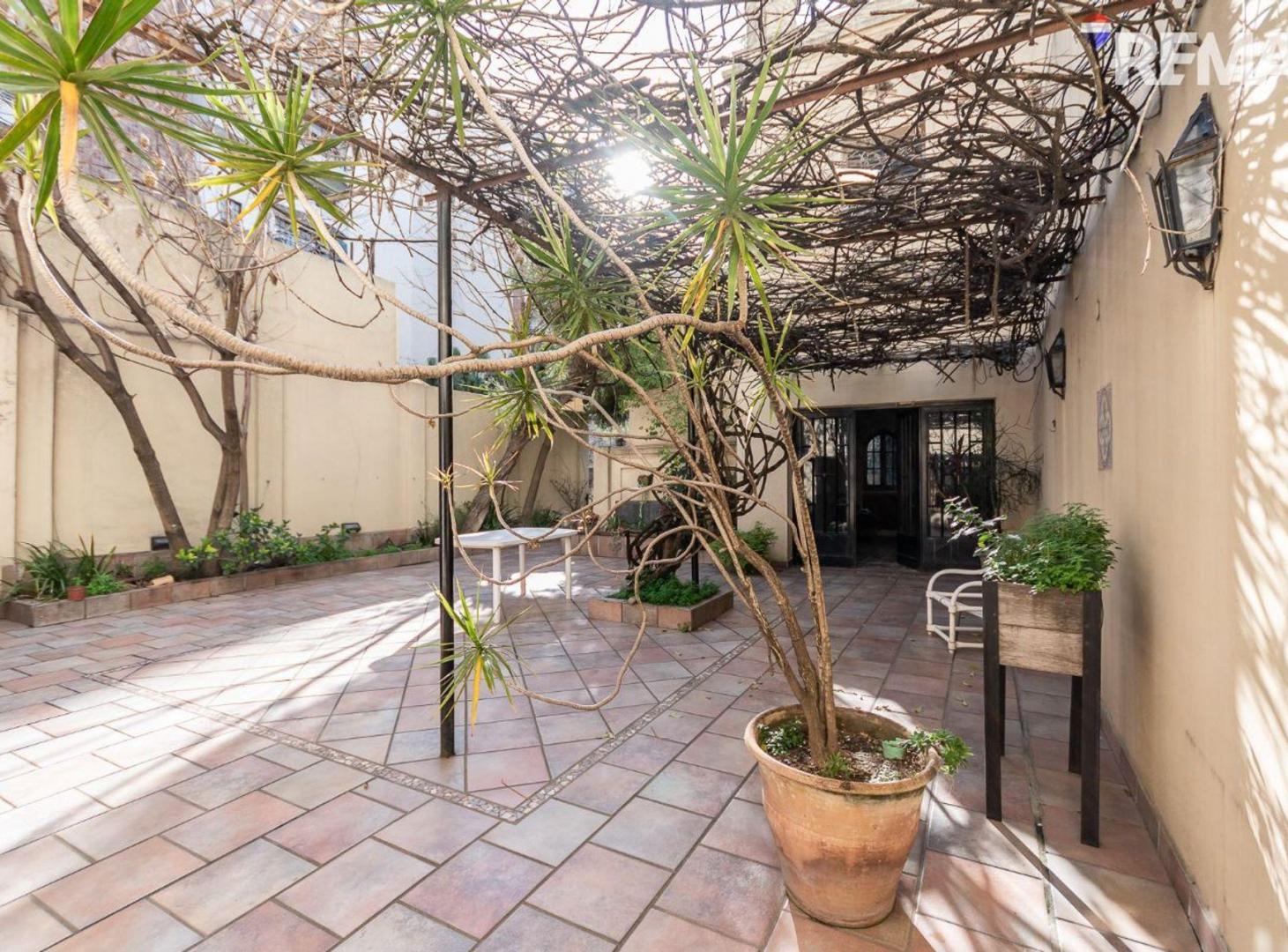 Foto de Venta chalet, 8 amb, 5 cocheras, Quincho, Pileta, imagen 2