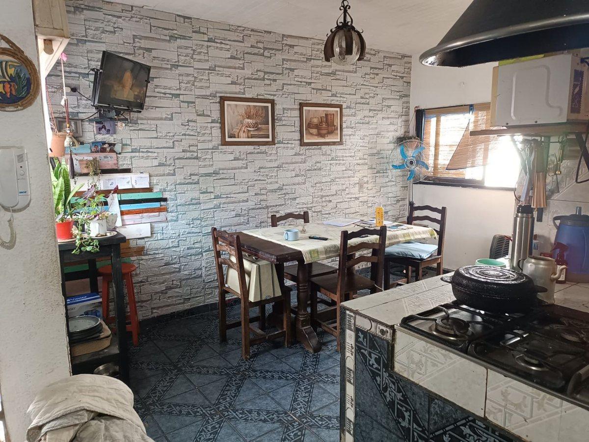Foto de PH DE 4 AMBIENTES EN VENTA EN WILDE CENTRO, imagen 2