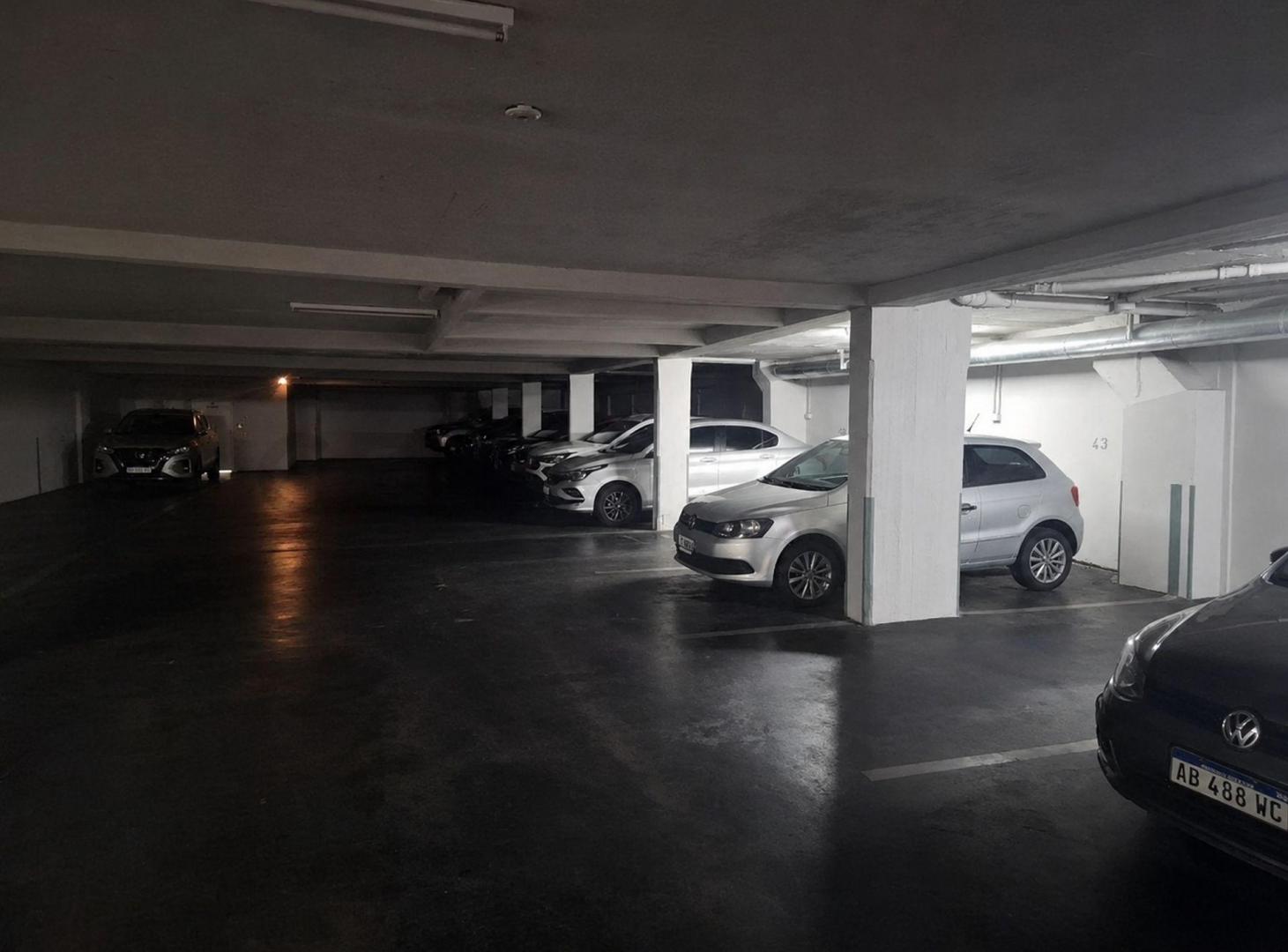 Foto de COCHERA FIJA CUBIERTA EN VENTA EN VILLA URQUIZA, imagen 1