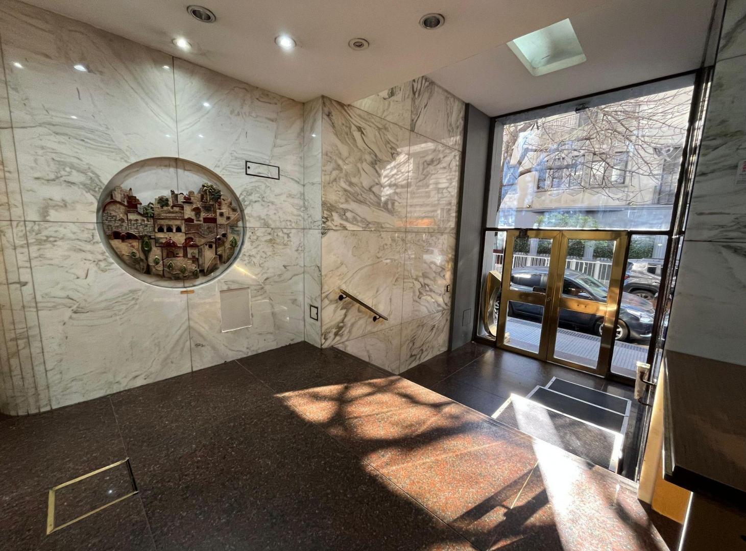 Foto de VENTA SEMIPISO 4 AMB + ESCRI BARRIO NORTE 195M2, imagen 1