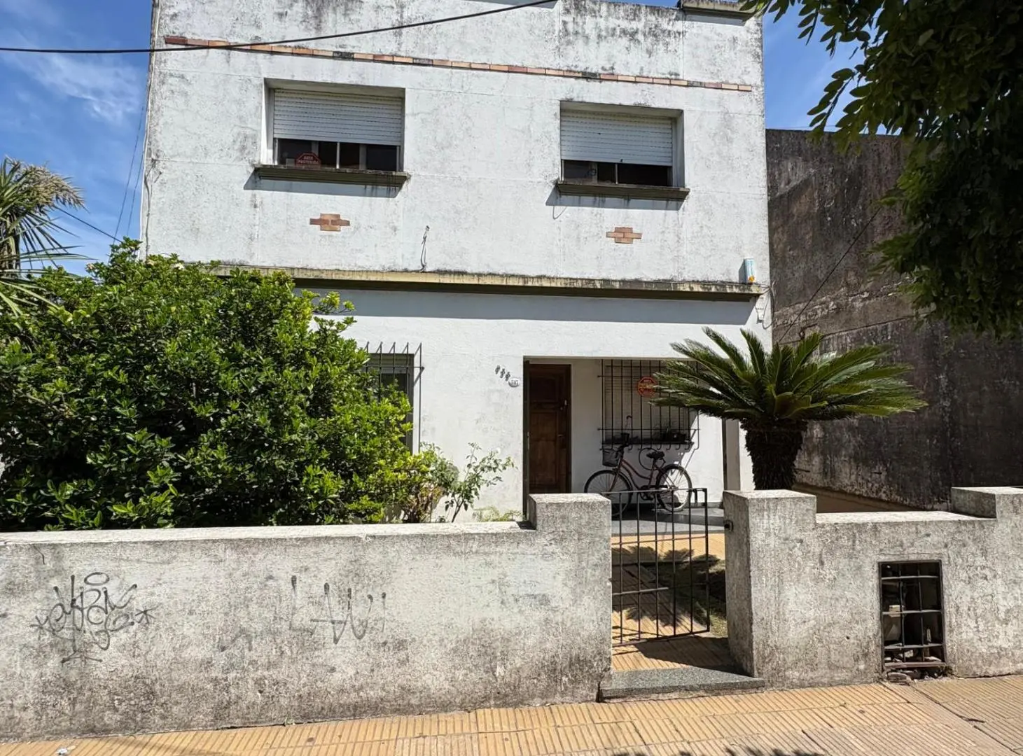 Casa en venta sobre avenida – Excelente ubicación en el centro de General Rodríguez 1
