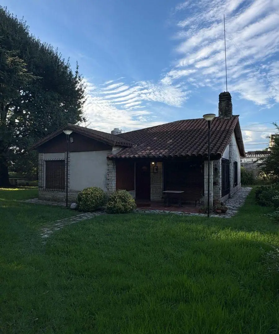 Casa en alquiler – Centro de General Rodríguez 1