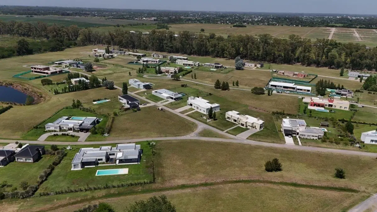 Terreno de 2000 m2 en venta en Santa Ines 4